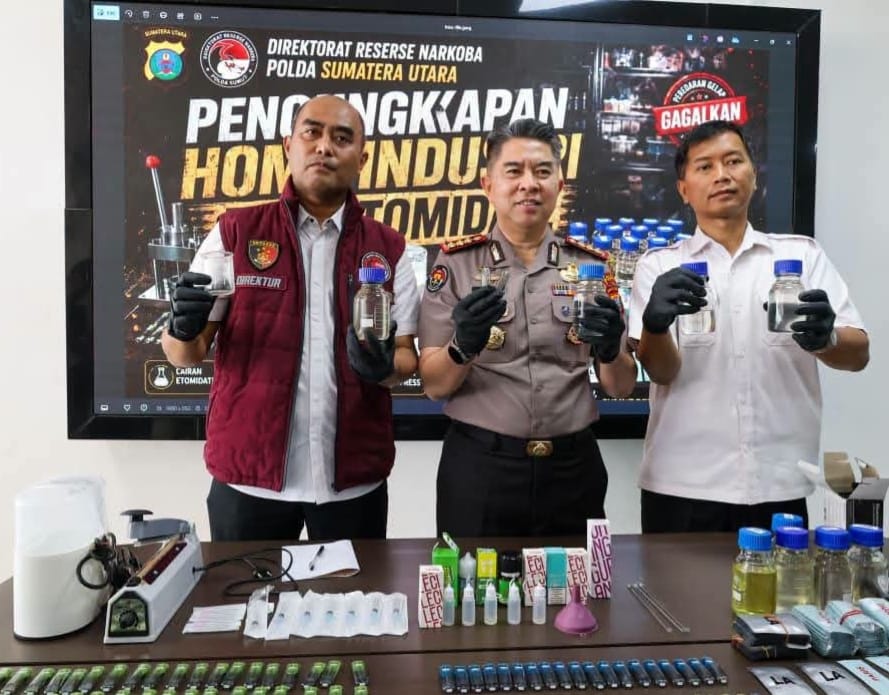 Polda sumut bongkar home industri liquid vape mengandung Etimodate, bahan baku diduga dikirim dari Kamboja.