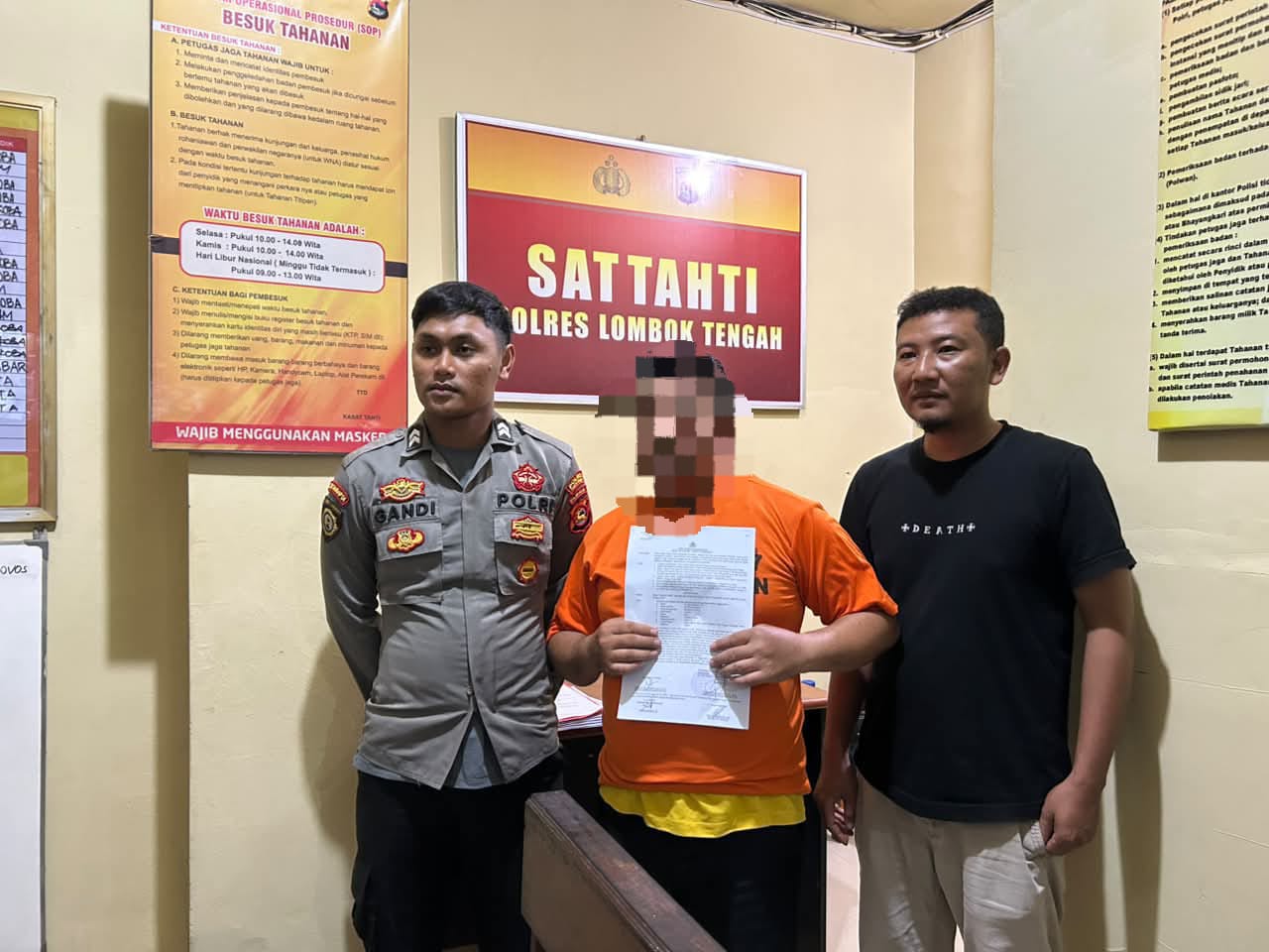 Polres Lombok Tengah tetapkan seorang pria jadi tersangka kasus peredaran uang palsu.
